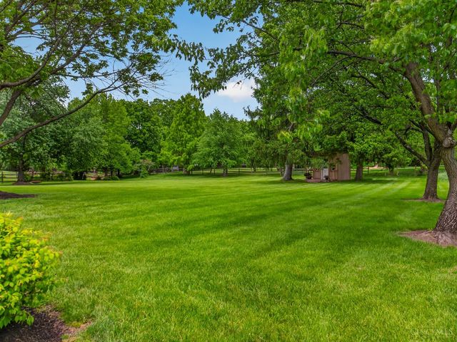5090 Rollman Estates Drive, Amberley, OH 45236