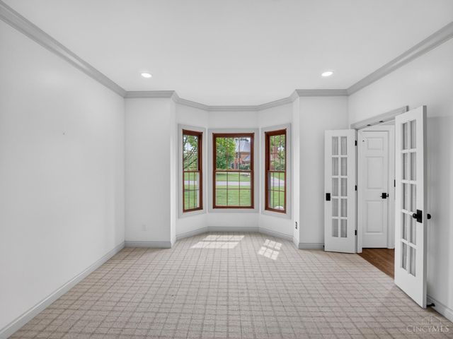 5090 Rollman Estates Drive, Amberley, OH 45236