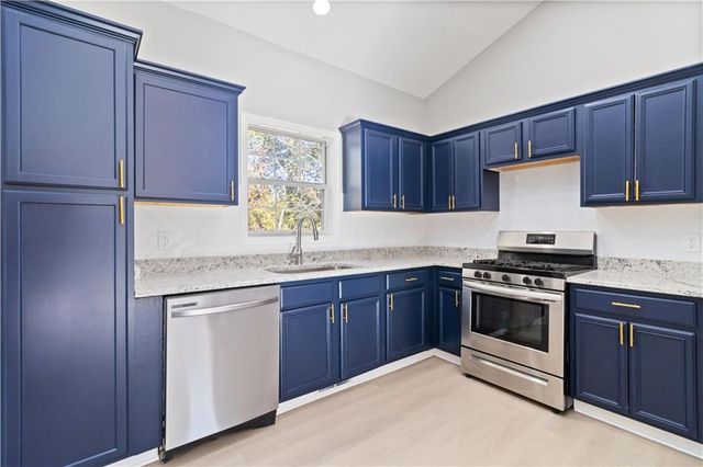 2490 Riverwood Spring, Ellenwood, GA 30294