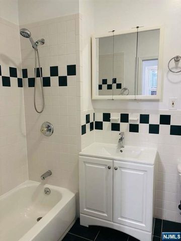 44 Highland Avenue 1L, Kearny, NJ 07032