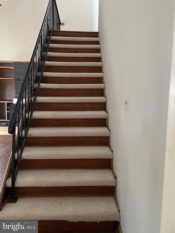 8415 SPICEWOOD CT, Annandale, VA 22003