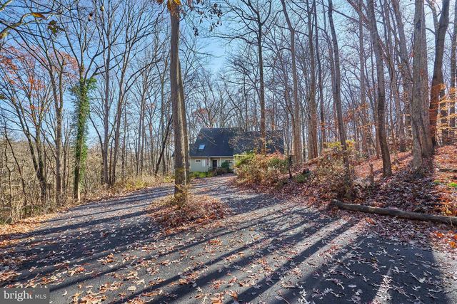 8415 SPICEWOOD CT, Annandale, VA 22003