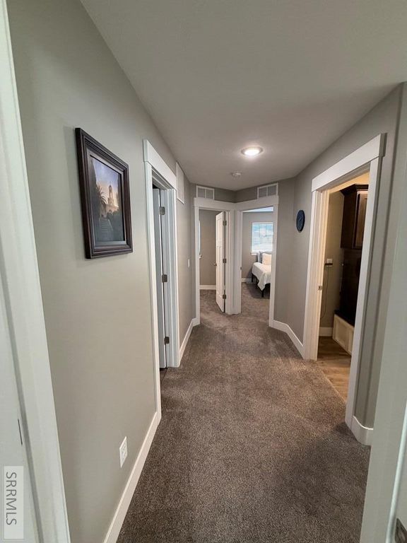 Image 5 of property listing at 10669 36th E, Idaho Falls, ID 83401