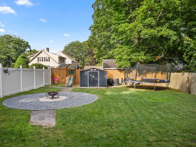 68 Liberty Sq, Rockland, MA 02370