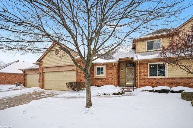 16985 Country Ridge Lane, Macomb Twp, MI 48044