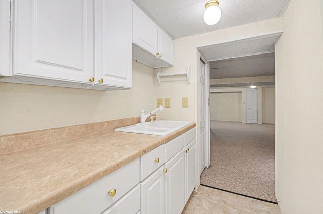 16985 Country Ridge Lane, Macomb Twp, MI 48044