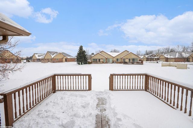 16985 Country Ridge Lane, Macomb Twp, MI 48044