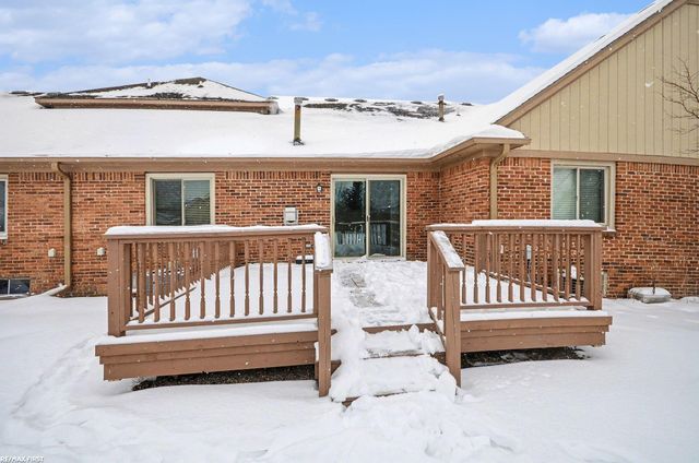 16985 Country Ridge Lane, Macomb Twp, MI 48044