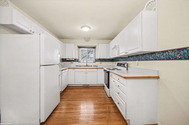 16985 Country Ridge Lane, Macomb Twp, MI 48044