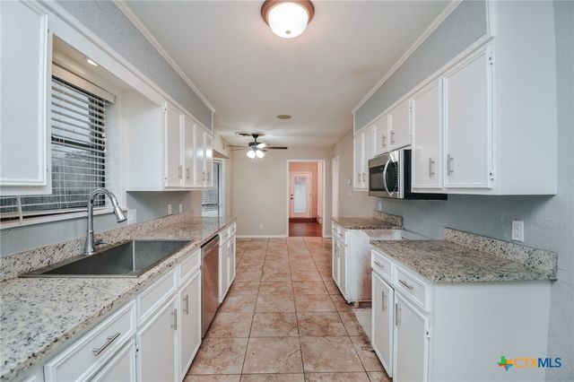 115 Santa Fe, Victoria, TX 77904