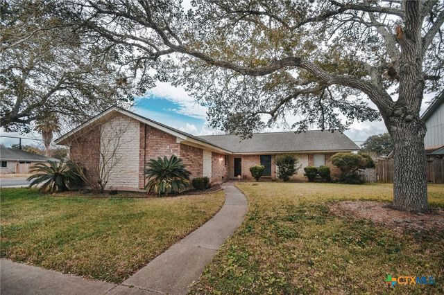 115 Santa Fe, Victoria, TX 77904
