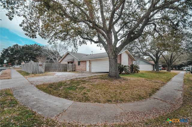 115 Santa Fe, Victoria, TX 77904