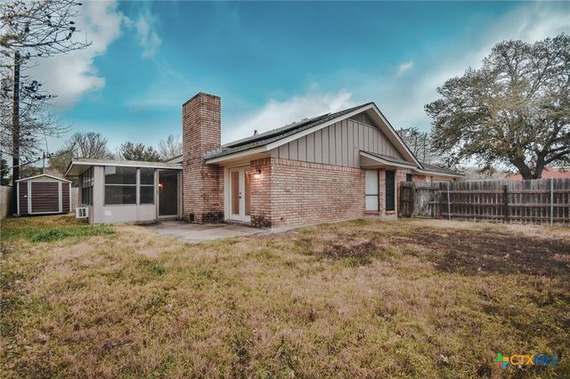 115 Santa Fe, Victoria, TX 77904