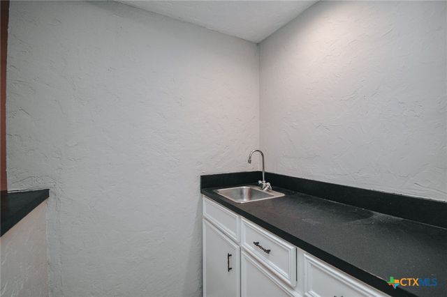 115 Santa Fe, Victoria, TX 77904