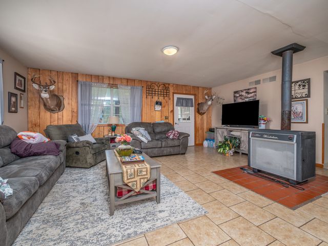 2451 Dog Trot Road, Frenchburg, KY 40322