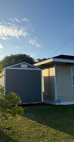 292 St Louis St, Raceland, LA 70394
