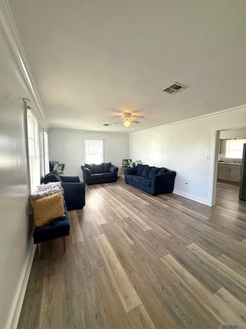 292 St Louis St, Raceland, LA 70394