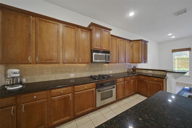 3330 Knollcrest Lane, Pearland, TX 77584