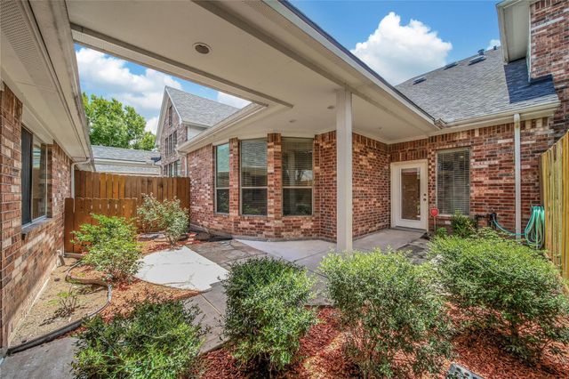 3330 Knollcrest Lane, Pearland, TX 77584