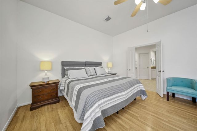 3330 Knollcrest Lane, Pearland, TX 77584