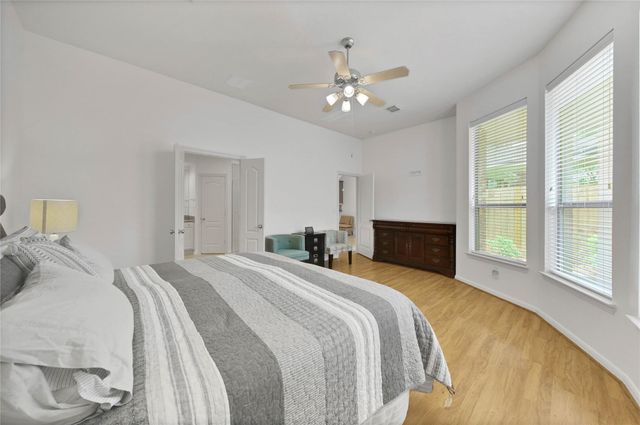 3330 Knollcrest Lane, Pearland, TX 77584