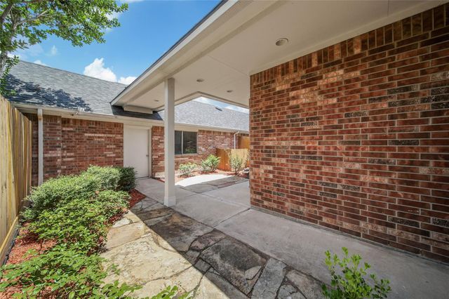 3330 Knollcrest Lane, Pearland, TX 77584