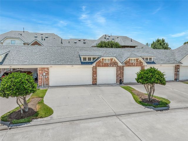 3330 Knollcrest Lane, Pearland, TX 77584