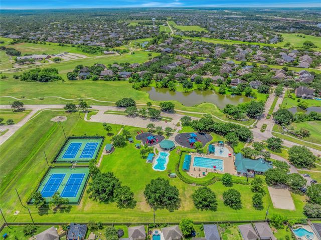 3330 Knollcrest Lane, Pearland, TX 77584