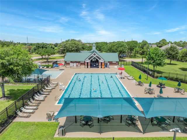 3330 Knollcrest Lane, Pearland, TX 77584