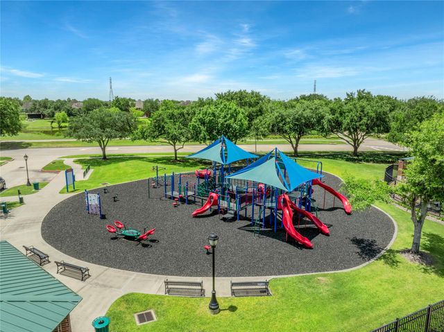 3330 Knollcrest Lane, Pearland, TX 77584