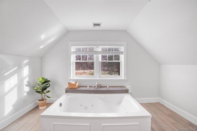 14 Mark Mead Road, Cross River, NY 10518