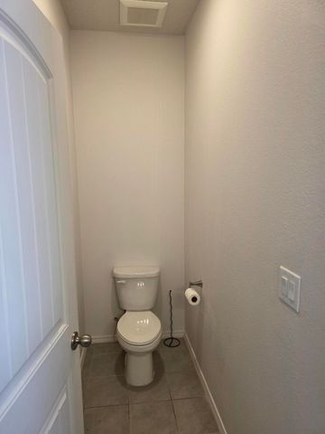 37 Avenida Parque Court, Los Lunas, NM 87031