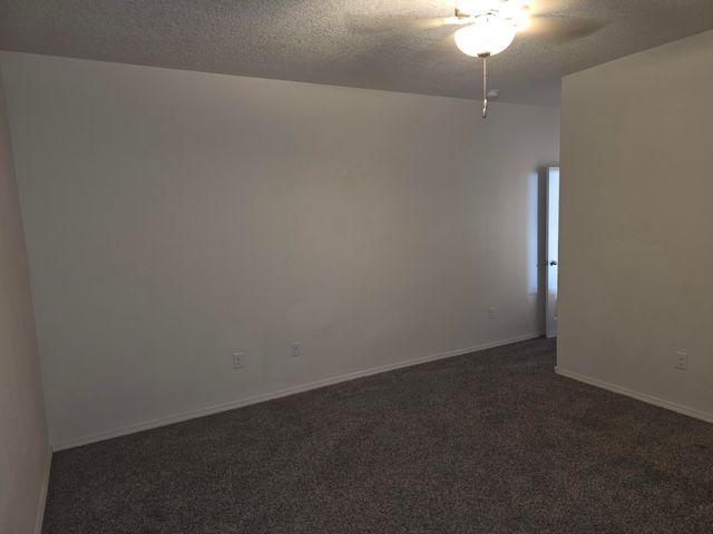 37 Avenida Parque Court, Los Lunas, NM 87031