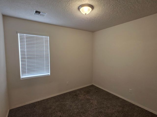 37 Avenida Parque Court, Los Lunas, NM 87031