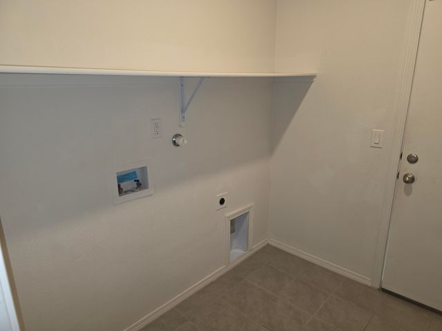37 Avenida Parque Court, Los Lunas, NM 87031