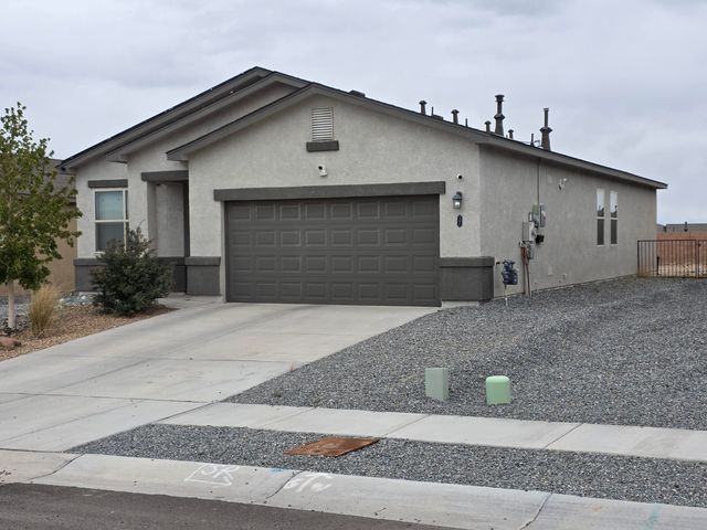 37 Avenida Parque Court, Los Lunas, NM 87031