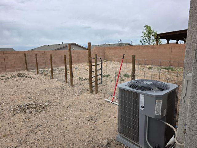37 Avenida Parque Court, Los Lunas, NM 87031