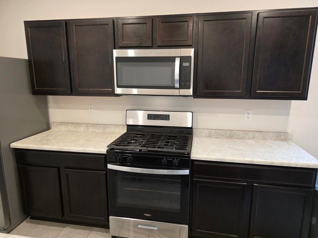 37 Avenida Parque Court, Los Lunas, NM 87031