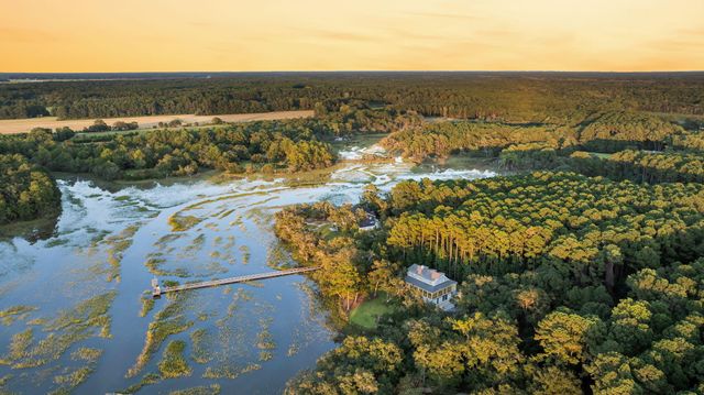 1358 Polly Point Road, Wadmalaw Island, SC 29487