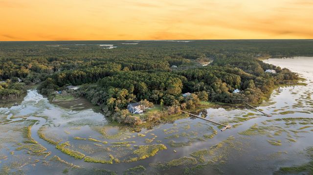 1358 Polly Point Road, Wadmalaw Island, SC 29487
