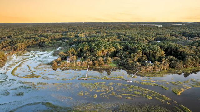 1358 Polly Point Road, Wadmalaw Island, SC 29487