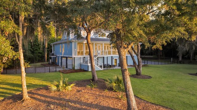 1358 Polly Point Road, Wadmalaw Island, SC 29487