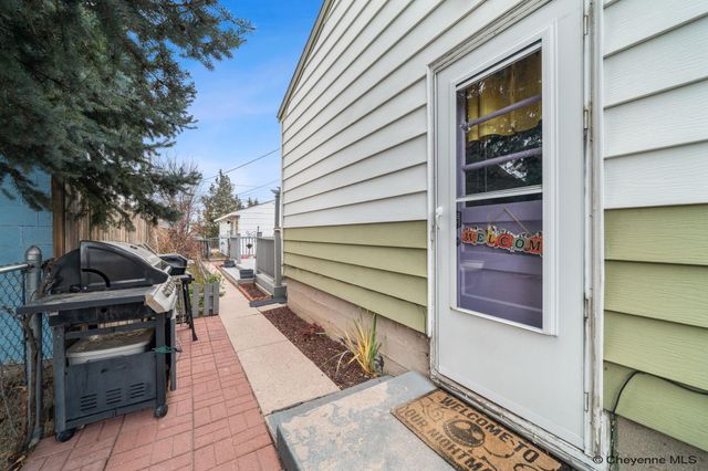 2709 E 9TH ST, Cheyenne, WY 82001