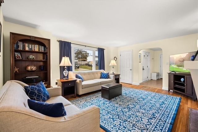 3 O Connell Road, Tiverton, RI 02878