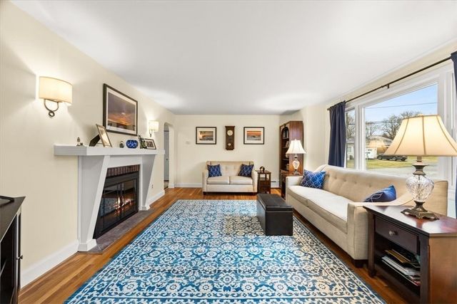 3 O Connell Road, Tiverton, RI 02878