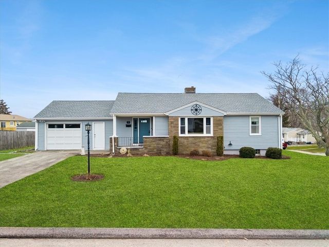 3 O Connell Road, Tiverton, RI 02878