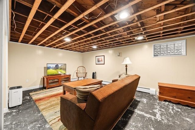 3 O Connell Road, Tiverton, RI 02878