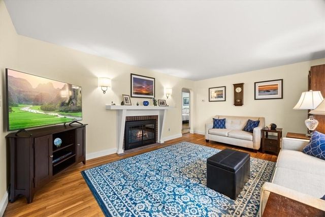 3 O Connell Road, Tiverton, RI 02878