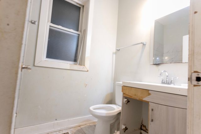 6434 S Eberhart Avenue, Chicago, IL 60637