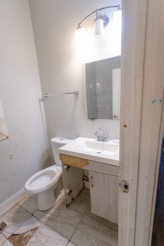 6434 S Eberhart Avenue, Chicago, IL 60637